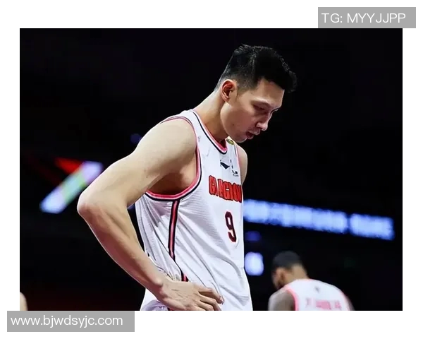 足球明星退役前十名排名揭晓他们的辉煌成就与传奇故事回顾 足球明星退役前十名排名揭晓他们的辉煌成就与传奇故事回顾